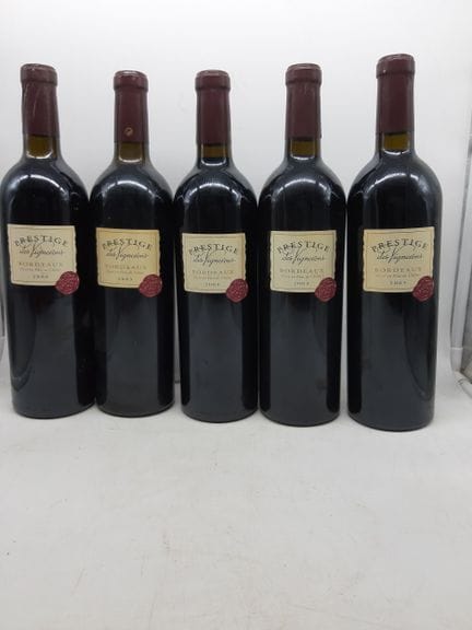 2003年“酿酒师之荣”，波尔多，5颗星
请查看照片了解酒瓶状况