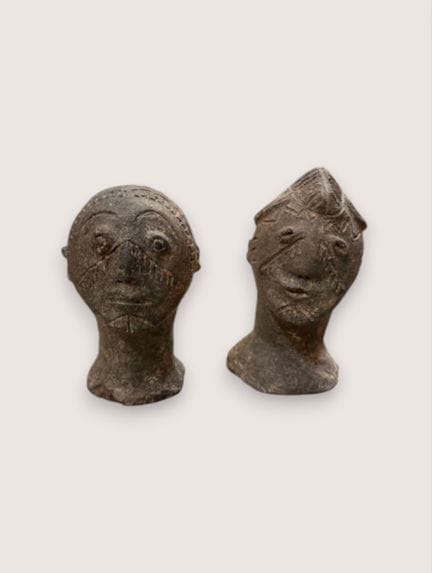 MOSSI - BURKINA FASO
Set of two finely incised ter