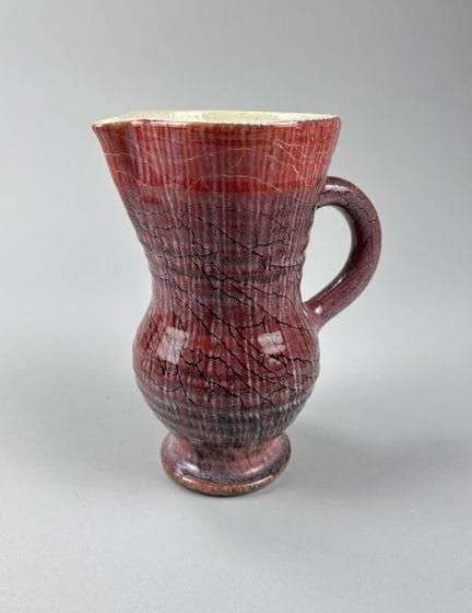 ACCOLAY
Single-handled pitcher made of red and pin