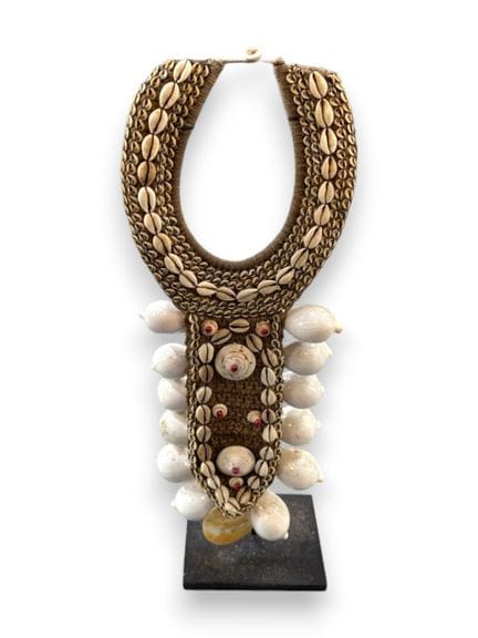 Collar de estilo Papúa-Nueva Guinea con base, Indo