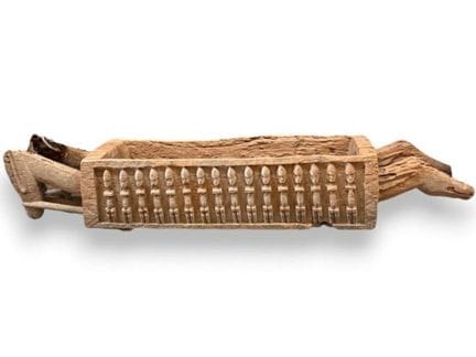 DOGON - MALI
Funeral basin decorated with numerous