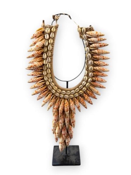 Collar de estilo Papúa-Nueva Guinea con base, Indo