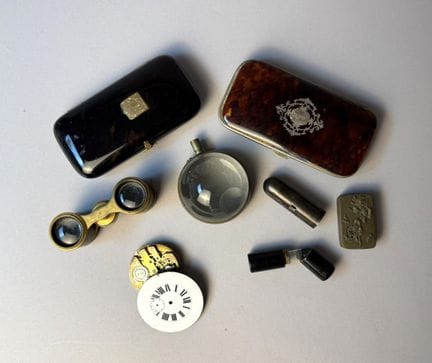 [OBJETS DE VITRINE]
Ensemble comprenant : 
Jumelle
