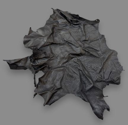 [LEATHER HANDLE]
Set of 8 black-dyed ostrich skins