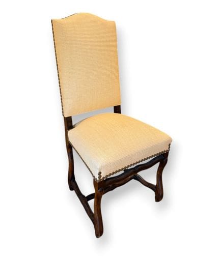Ensemble de 4 chaises en bois sculpté, dossier dro