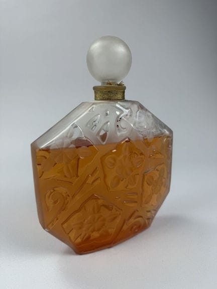 [PERFUME BOTTLE]
Jean-Charles Brosseau - "Ombre Ro