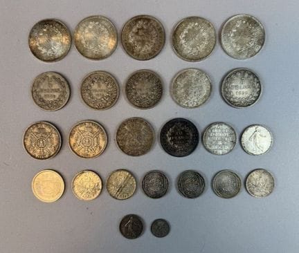 [MONEDAS]
Lote de monedas de plata compuesto por: 