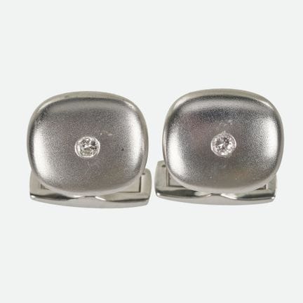 GEMELLI:
Elegante coppia in oro bianco 18 carati. 