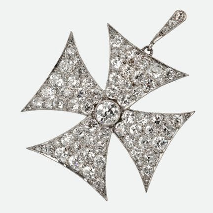 PENDENTIF EN DIAMANTS :
Magnifique pièce en platin