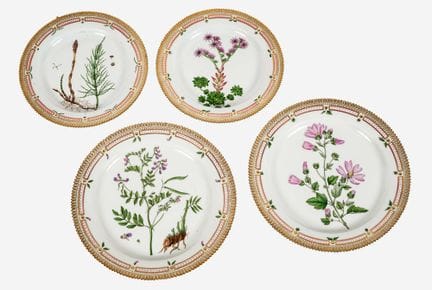 盘子：哥本哈根，1956-1959年及1968-1974年（皇家哥本哈根），
4只“Flora Da