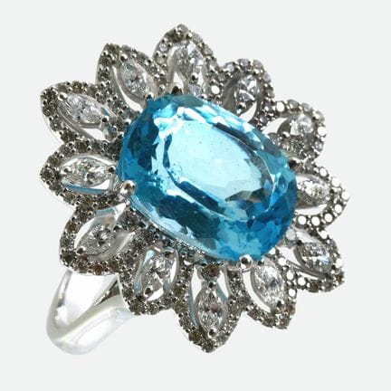ANELLO CON TOPAS E BRILLANTI:
Splendida composizio