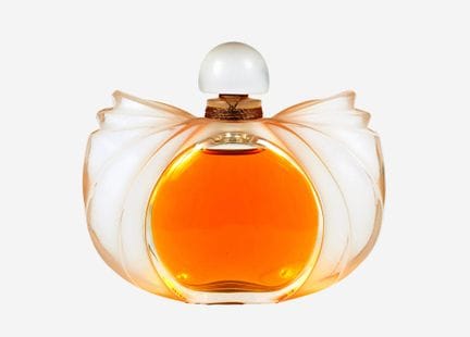 LALIQUE：1997年款“Catogan”香水瓶
无色玻璃，模压成型，局部磨砂处理
瓶底经喷砂工
