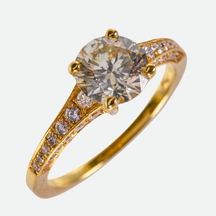 ANELLO SOLITARIO:
Modello esclusivo in oro giallo 