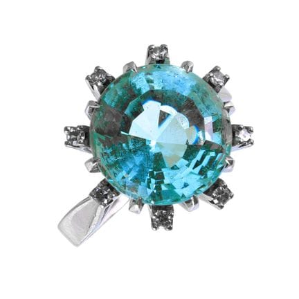 ANELLO CON ACQUAMARINA:
Elegante composizione “Ent
