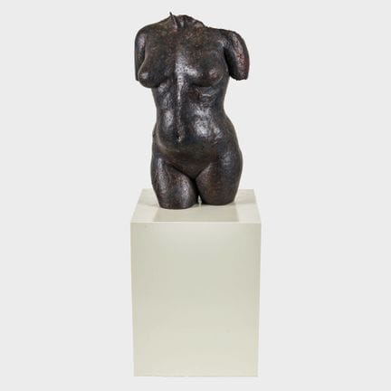 麦克劳德，希瑟（1951年出生于达尼丁）：《开端 VI（宽肩）》
陶瓷，青铜色釉面
背面刻有缩写字母