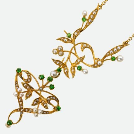 COLLIER DE PERLES DE GRANAT : Angleterre, vers 190