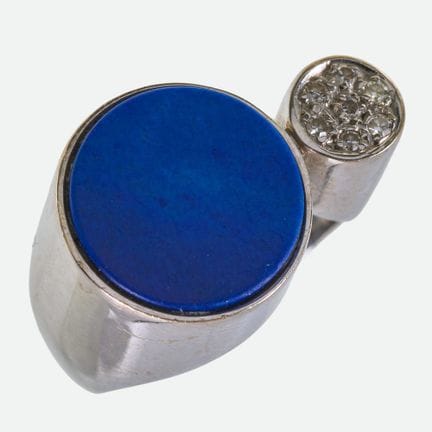 ANELLO CON LAPISLAZULI E DIAMANTI:
Modello moderno