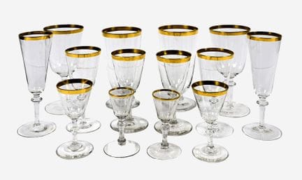 酒杯套装 * ：波希米亚，19/20世纪，
60件：10只白葡萄酒杯、12只红葡萄酒杯、8只香槟杯、