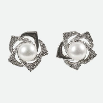 ORECCHINI CON PERLE E DIAMANTI:
Splendida coppia i
