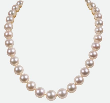 COLLIER DE PERLES :
Série classique de 35 perles d