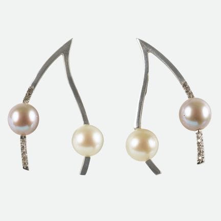 ORECCHINI CON PERLE E DIAMANTI * :
Graziosa coppia