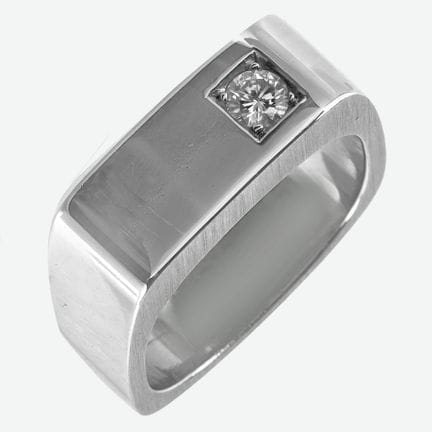 ANELLO BRILLANTE:
Composizione di grande carattere