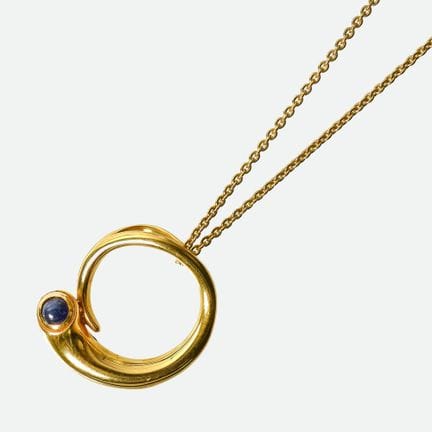 PENDENTIF SAPHIR AVEC CHAÎNE :
Une création élégan