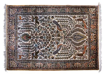 GHOM : Iran, soie
157 x 105 cm
Heure de l'enchère 