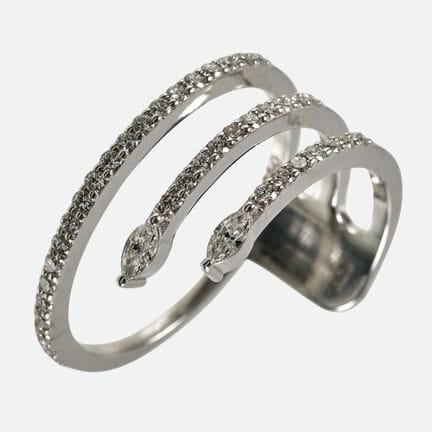 ANELLO CON DIAMANTE:
Modello alla moda in oro bian