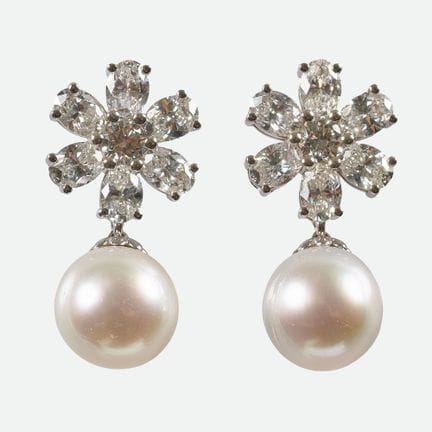 ORECCHINI CON PERLE E DIAMANTI:
Coppia di orecchin