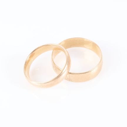 Dos alianzas de oro rosa. TDD 50-51 y 59. 7,06 g. 