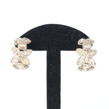 YVES SAINT LAURENT. Pendientes de clip tipo medio 