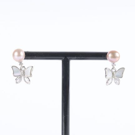 Par de pendientes en forma de mariposa de metal pl