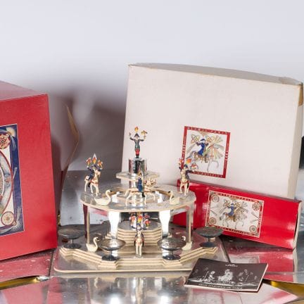 HERMÈS. Fuegos artificiales de mesa, que incluyen: