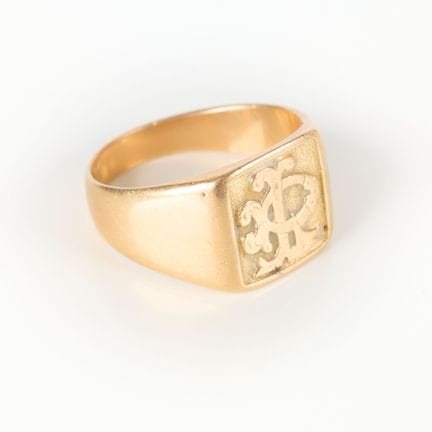 Anillo de oro con las iniciales RL. TDD 60-61. 10,