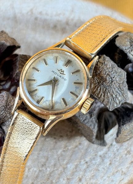 MOVADO
Orologio da donna, cassa e bracciale in oro