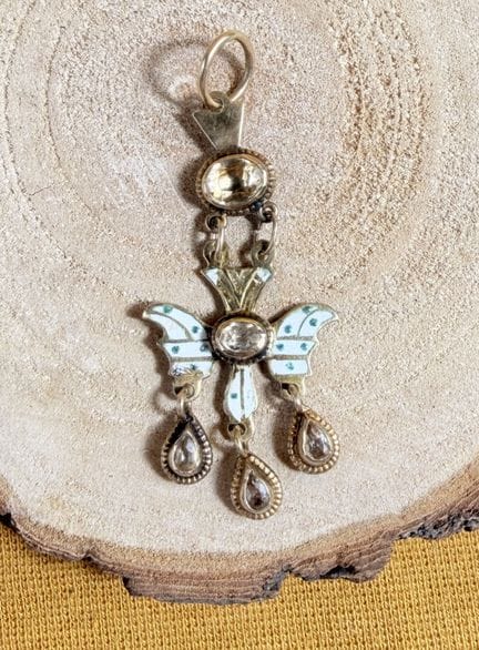Pendentif "Saint-Esprit" en or jaune 750/1000 (18K