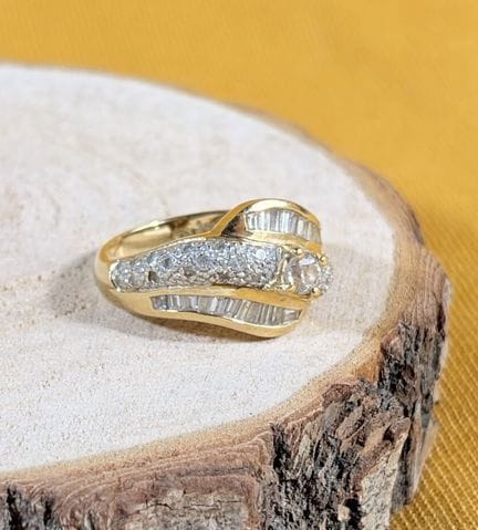 Anello in oro giallo e bianco 750/1000 (18K) con u