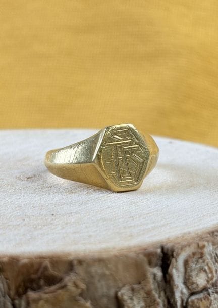 Anello con sigillo in oro giallo 750/1000 (18 cara