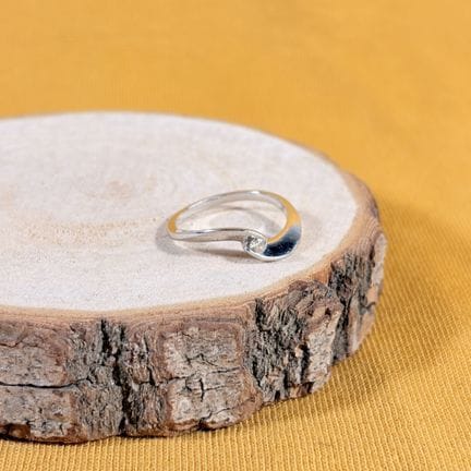 GAREL
Anello in stile modernista in oro bianco 750