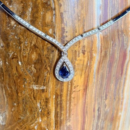 Collier ras de cou articulé en or gris 750/1000 (1