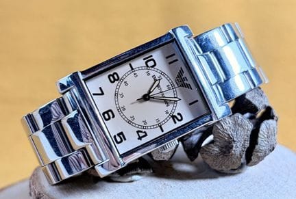 EMPORIO ARMANI
Orologio in acciaio con cassa retta