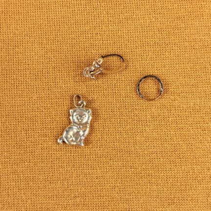 Set aus zerbrochenem Schmuck aus 750/1000 Gelbgold