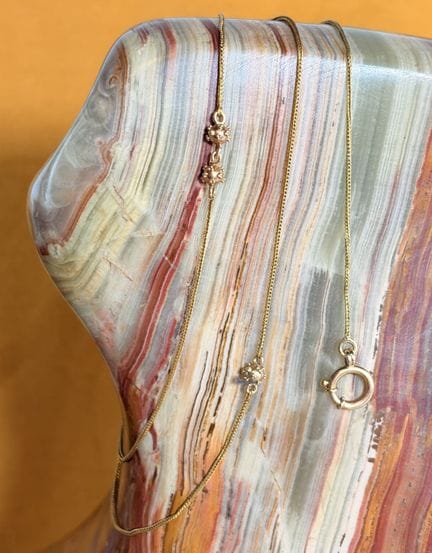 Collana lunga in oro giallo 750/1000 (18 carati) c