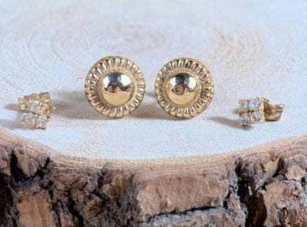 Set composto da due paia di orecchini in oro giall