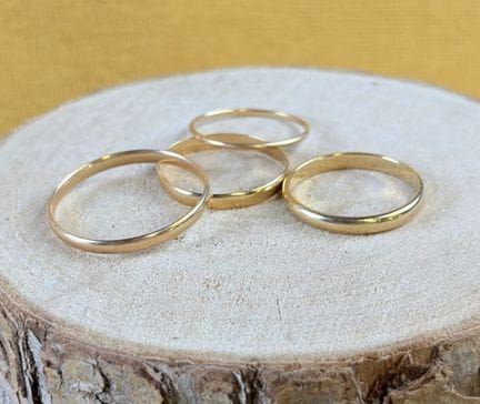 Set di 4 fedi nuziali in oro giallo 750/1000 (18 c
