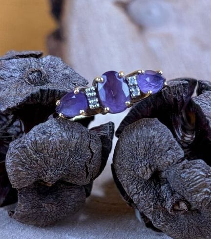 Anello tipo "jarretière" in oro giallo e oro bianc