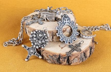 Set di gioielli in argento composto da catene, cio