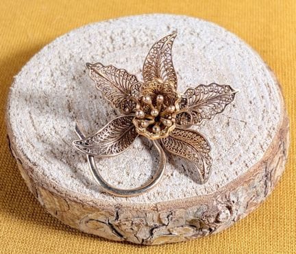 Brosche aus 585/1000 (14K) Gelbgold in Filigranarb