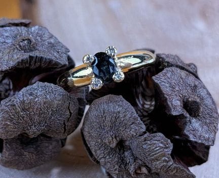 Anello a mezzo cerchio in oro giallo 750/1000 (18 